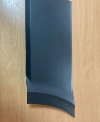 Rear fender molding trim