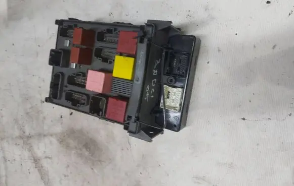 Renault Espace - Grand espace IV Fuse module 8200447438 8200500348 8200491810