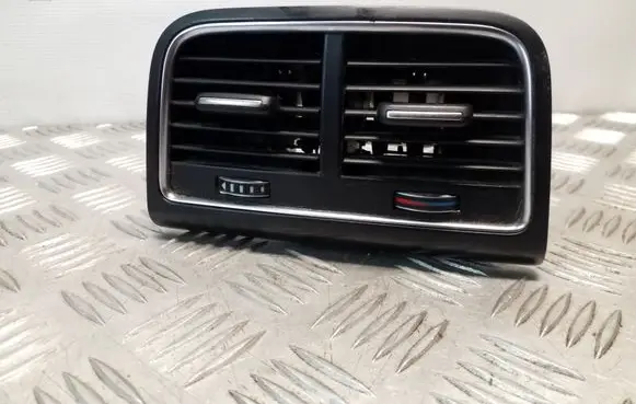 Rear air vent grill