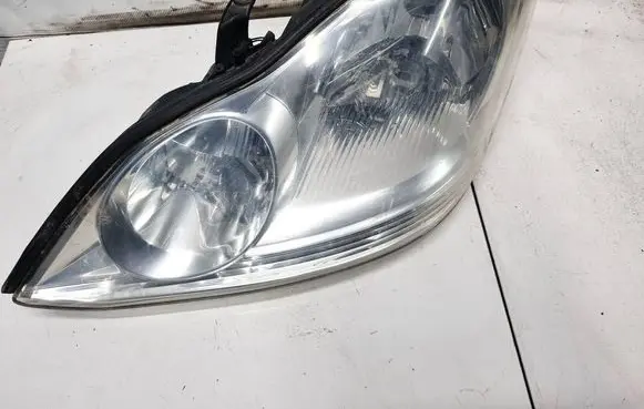 Toyota Avensis Verso Headlight/headlamp HB312V60W