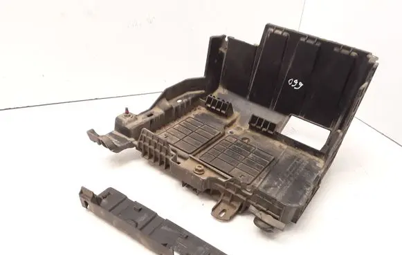 Renault Megane II Battery tray 8200467409 8200467406