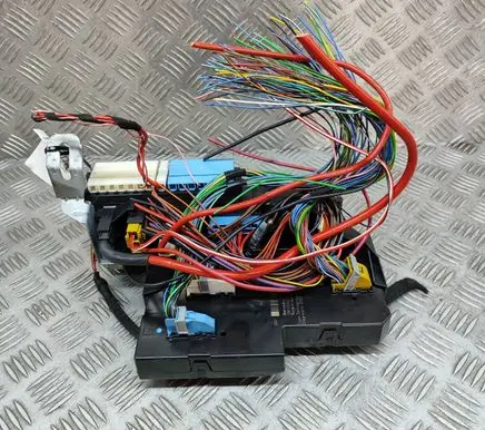 Mercedes-Benz E C207 W207 Fuse module A2129003922 A2129015205
