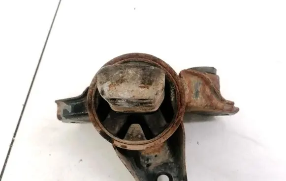 Hyundai i30 Engine mount bracket