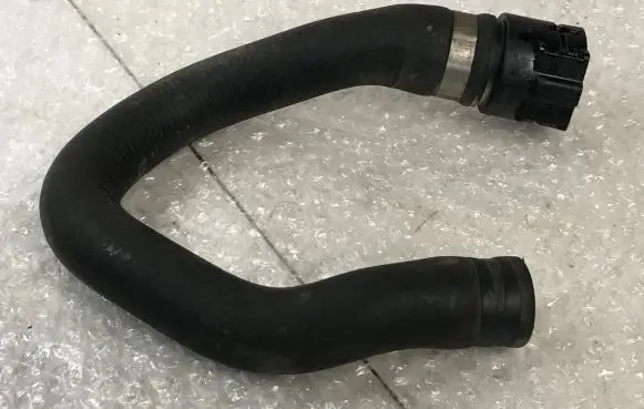 BMW 5 E60 E61 Engine coolant pipe/hose