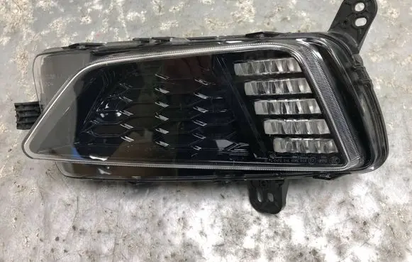 Volkswagen Polo VI Front fog light 2G0941661B-BILI 2G0941661B