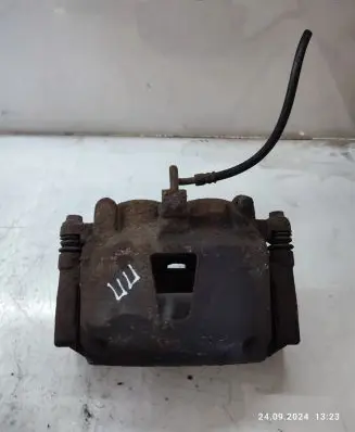 Jeep Grand Cherokee (WK) Front brake caliper