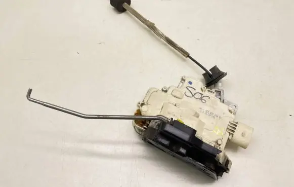 Audi A6 S6 C6 4F Front door lock 4F2837016B