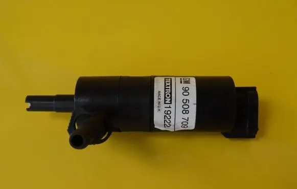 Opel Omega B2 Headlight washer pump 90508709