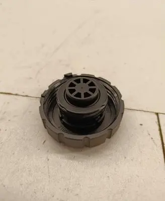 Mercedes-Benz S W222 Coolant expansion tank/reservoir cap A2105010615