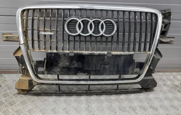 Audi Q5 SQ5 Front bumper upper radiator grill 8R0853651