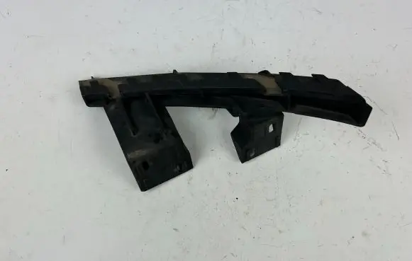 Audi Q7 4L Front bumper mounting bracket 4L0807334A