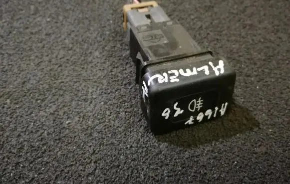 Nissan Almera Fog light switch 