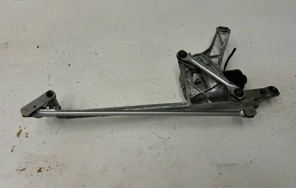 Volkswagen Touareg III Front wiper linkage and motor 761955023B