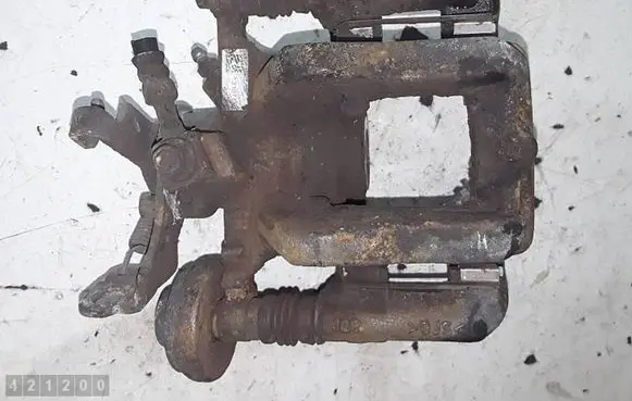 Opel Zafira C Rear brake caliper