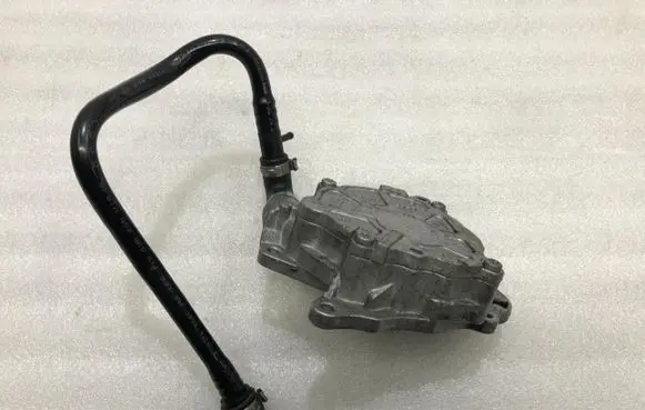 Audi A5 8T 8F Vacuum pump