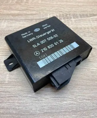 Mercedes-Benz E AMG W210 Light module LCM 2108206126 5LA00750802