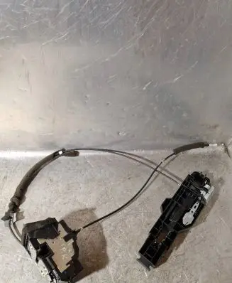 Nissan Juke I F15 Front door lock 4415 2323C5
