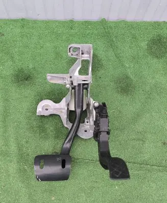 Audi Q7 4M Brake pedal 4M1723117B