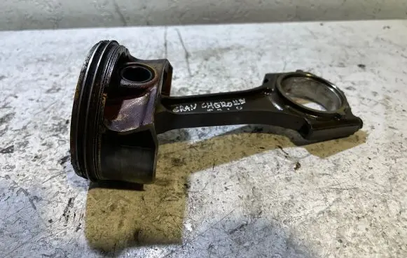 Dodge Challenger Piston with connecting rod