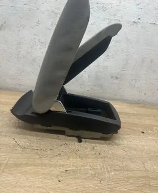 Audi A8 S8 D4 4H Glove box central console 4H0863075K 168079685 27072010