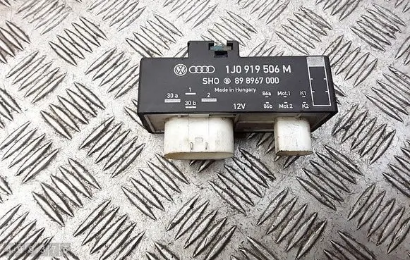Volkswagen Polo IV 9N3 Coolant fan relay 1j0919506m