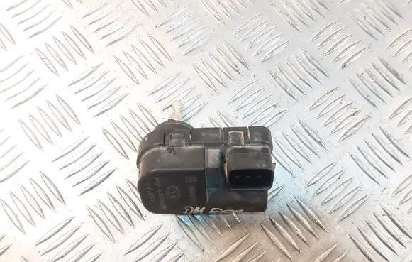Opel Omega B2 Headlight level adjustment motor 90565805