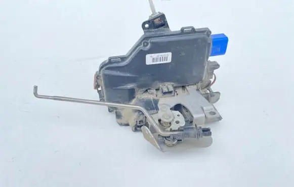 Audi A3 S3 8P Front door lock 4E1837016