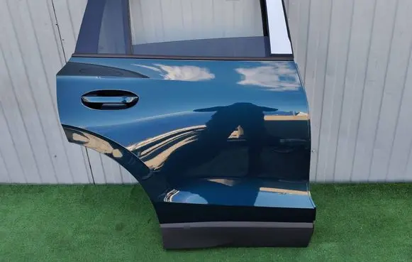 Volkswagen Tiguan Rear door 