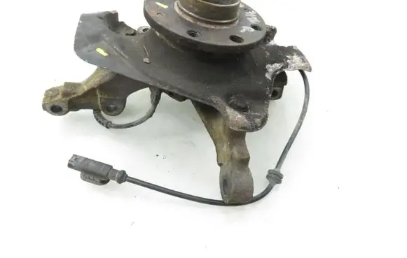 Opel Corsa D Front wheel hub spindle knuckle 