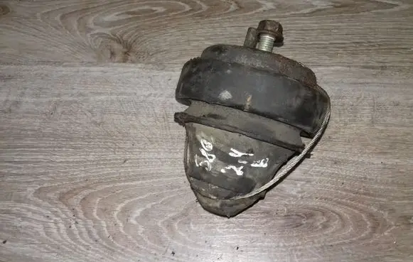 Volvo S80 Engine mount bracket 9485551
