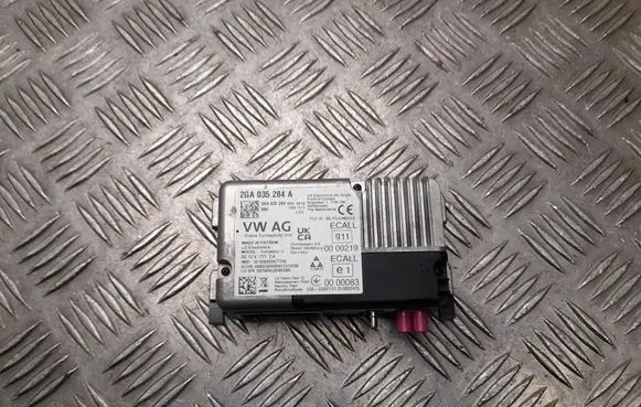 Volkswagen Taigo Aerial antenna amplifier 2GA035284A