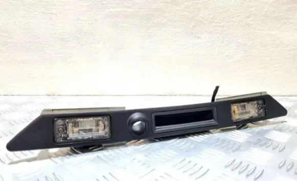 Tailgate opening switch