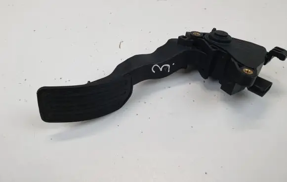 Nissan Juke I F15 Accelerator throttle pedal 180024DA0B