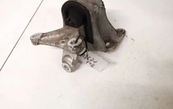 Engine mount bracket