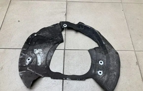 BMW X5 E70 Front brake disc dust cover plate 