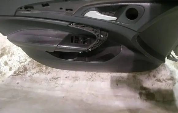 Opel Insignia A Front door card panel trim