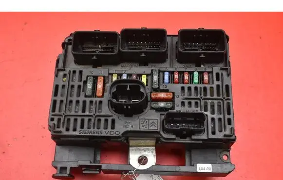 Citroen C4 I Fuse box set 9657718580