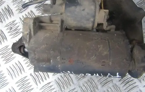 Renault Twingo I Starter motor 1005821577