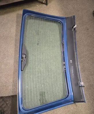 BMW 5 E39 Opening tailgate glass 41628220962