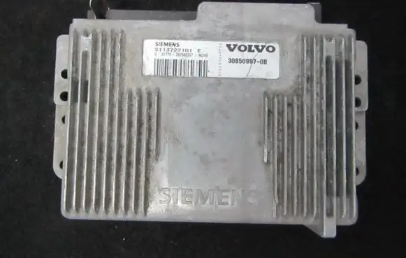 Volvo S40, V40 Engine control unit/module s113727101e 30850997-0b
