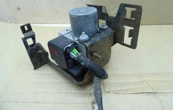 Peugeot RCZ ABS Pump 9676184780