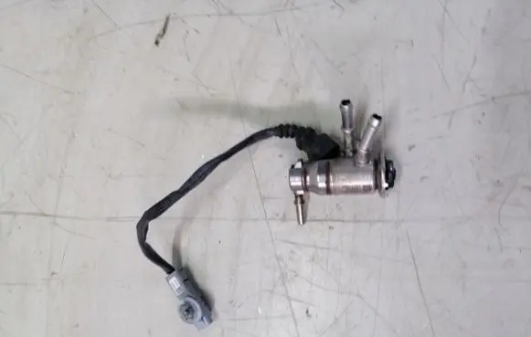 Renault Megane IV AdBlue injector 208995377R