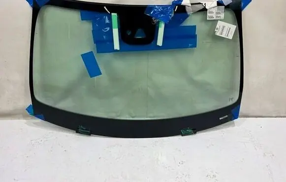 Mercedes-Benz A W177 Front windscreen/windshield window 400059339