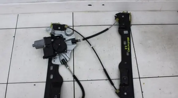 Opel Astra J Front door window regulator with motor 13350759