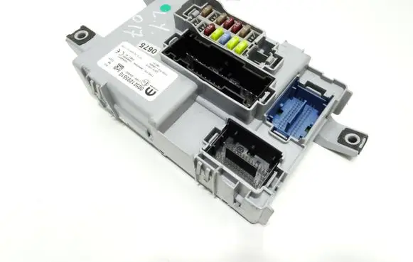 Lancia Ypsilon Fuse module 00521295610 28654663 116RI000832