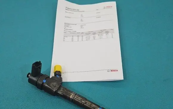 Opel Vectra C Fuel injector 0445110243 IMPRK1512565