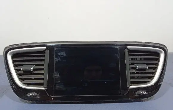 Chrysler Pacifica Radio/CD/DVD/GPS head unit P68239902AF