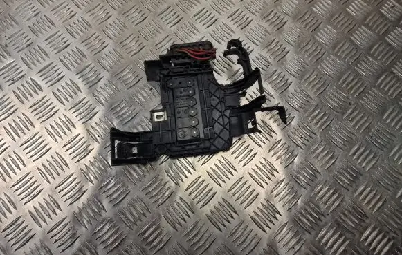Volkswagen Polo V 6R Fuse module 6R0937550A
