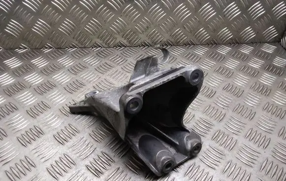 BMW 1 E81 E87 Engine mounting bracket 22116781916 78191601