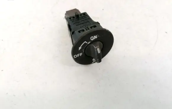 Passenger airbag on/off switch